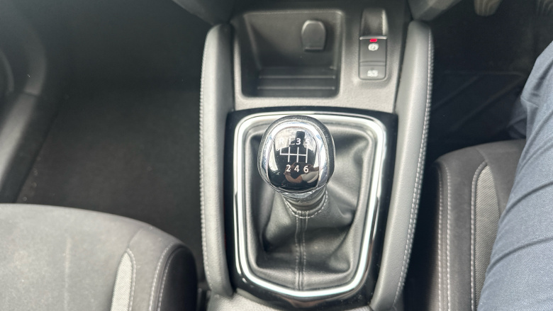 Nissan Qashqai 1.3 DiG-T Acenta Premium 5dr Petrol Hatchback